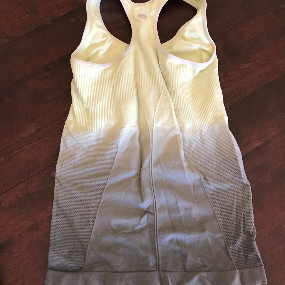 Top - Picture 2 of 2